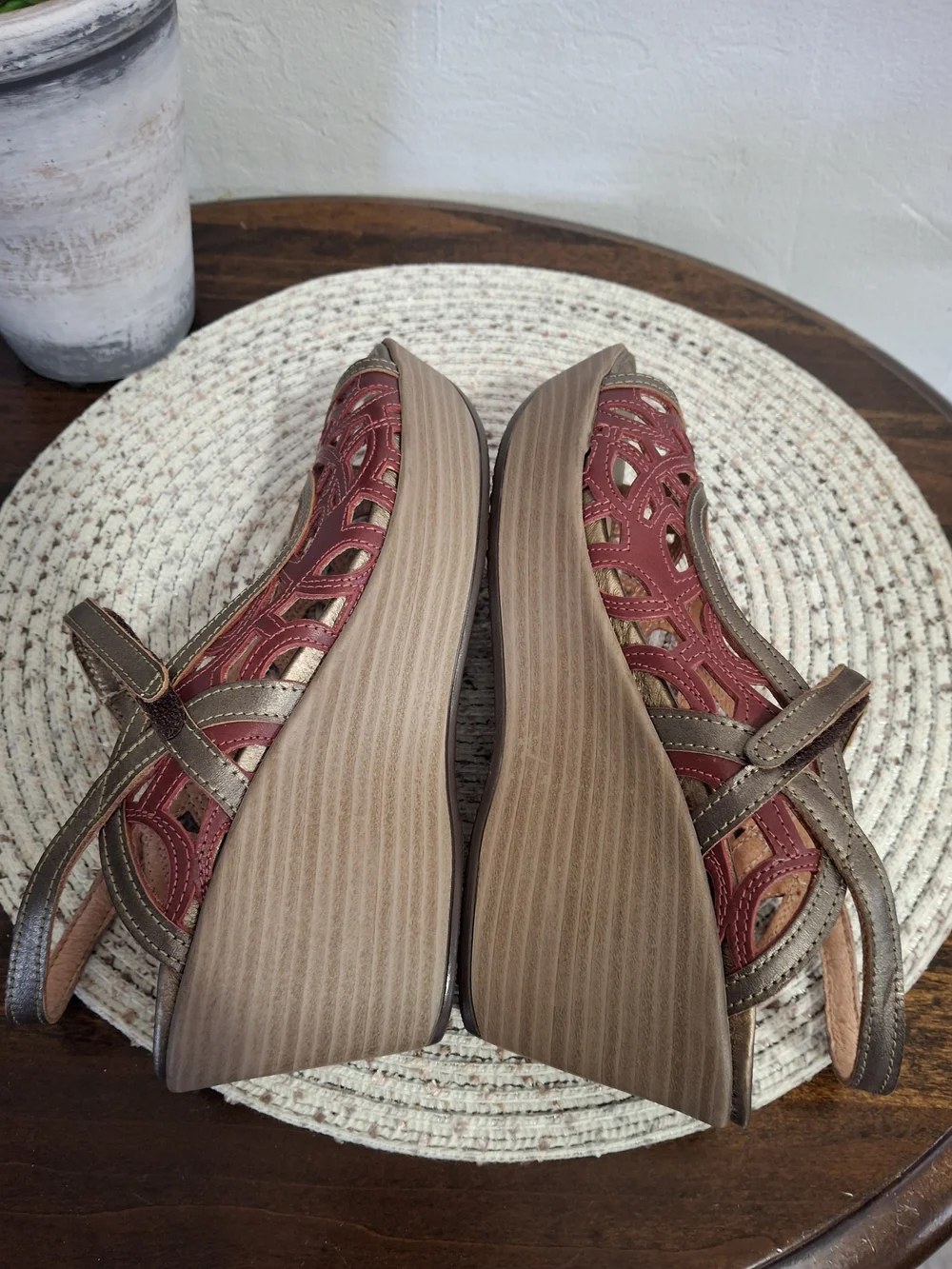 Naot Red/burgundy and Bronze Wedge Sandals Size 40.